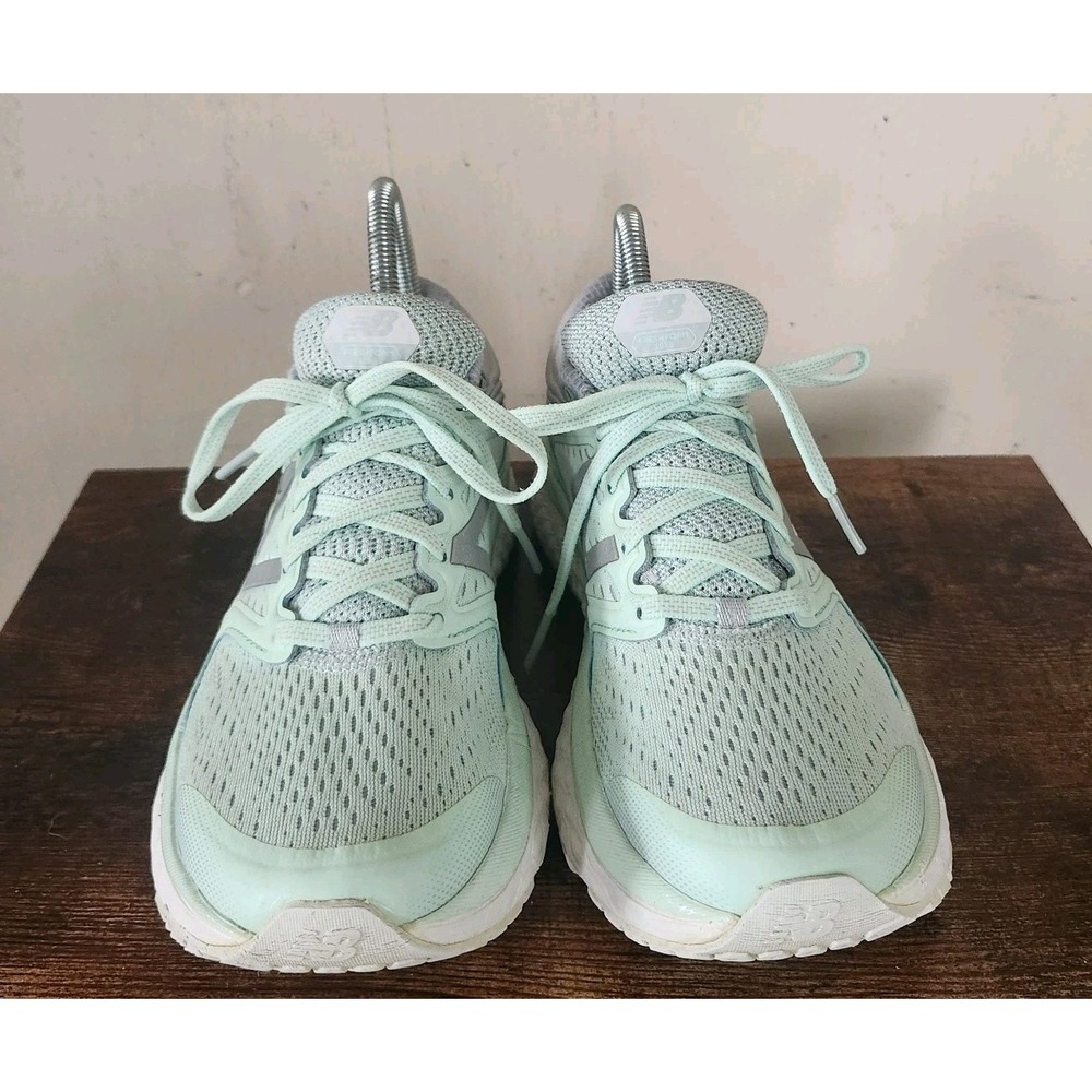 New Balance Womens Size 7.5 B Fresh Foam W1080SW8 Mint Green Running Sneakers - Picture 2 of 5
